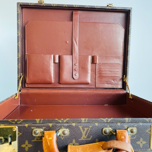 Louis Vuitton Authentic Briefcase - Picture 4 of 8